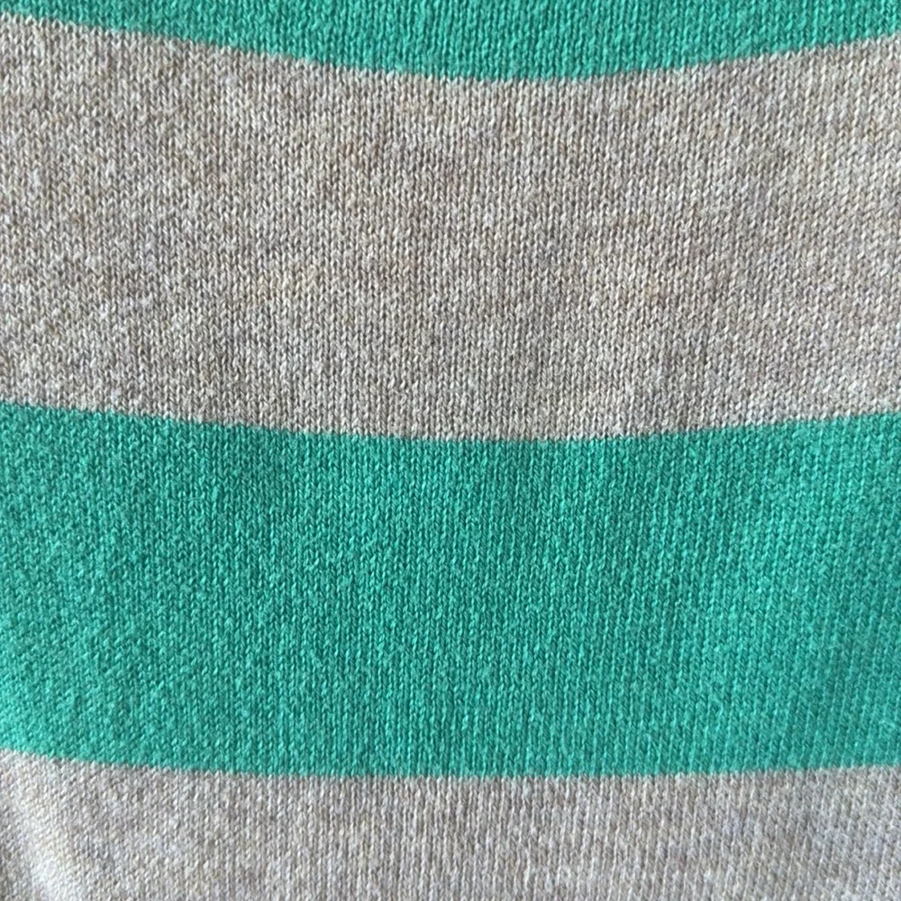 π 3/$20 Old Navy Green and Tan Striped Lightweight Sweater Size Small - Picture 3 of 5